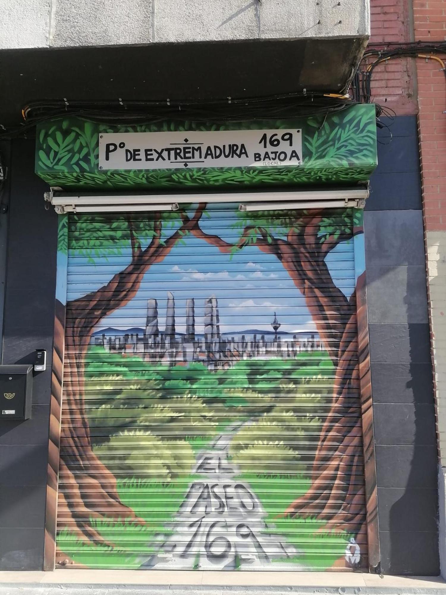 El Paseo A 169 - Junto A La * Madri